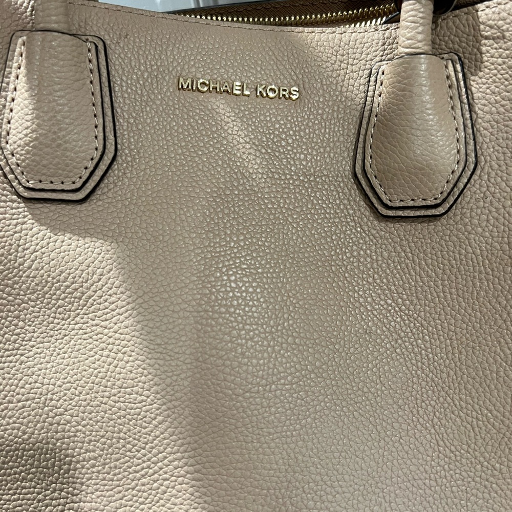 Michael Kors Tote Bag - Picture 4 of 8